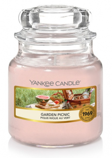 Yankee Candle - vonná svíčka GARDEN PICNIC (Zahradní piknik) 104 g