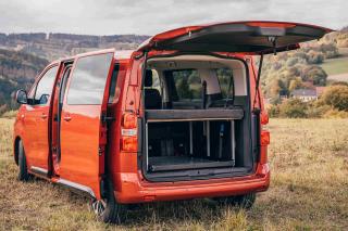 Vestavba do auta Original - Toyota Proace Verso (Family, VIP, Selection) Barva matrace: Cihlová   +1500Kč, Karoserie: Varianta L1 4959 mm, Objednat…