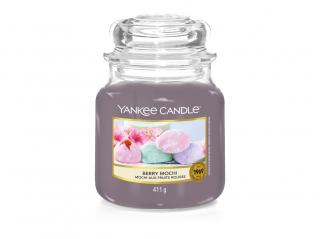 YANKEE CANDLE vonná svíčka ve skle Berry Mochi, střední