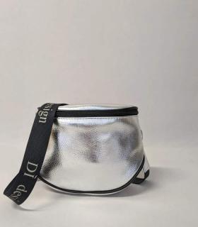 Crossbody kabelka -Dídesign -2226 stříbrná barva (Černá crossbody kabelka -Dídesig  stříbrná barva)