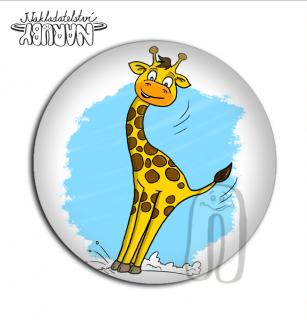 Placka - Brzdící žirafa Barva pozadí: Modrá, Zadní strana: Klíčenka s otvírákem