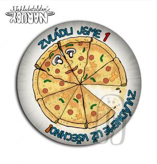 Placka - Zvládli jsme 1.-9. třídu (pizza) Třída: 1., Zadní strana: Magnetka + protimagnet